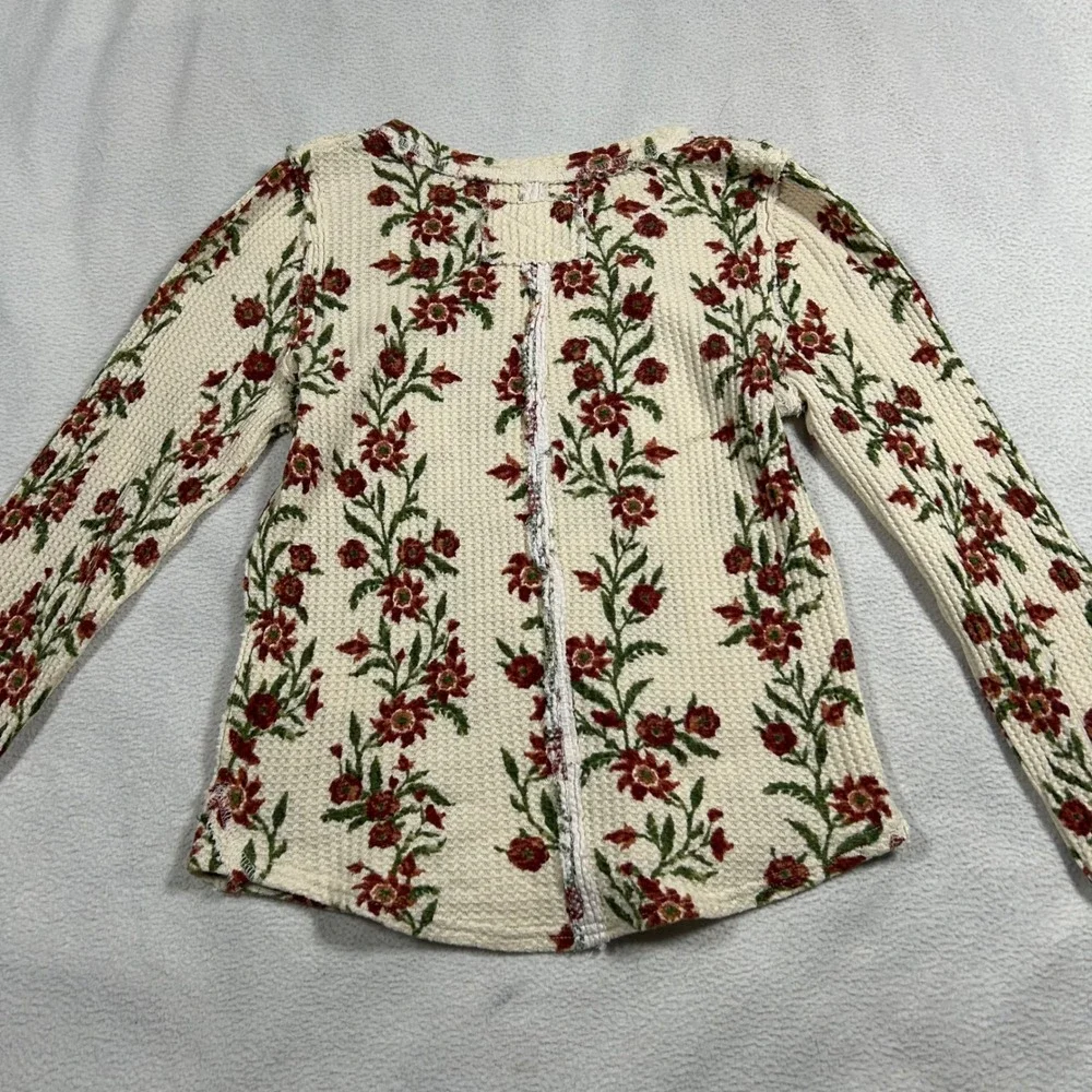 Free People thumbhole neckline ideal